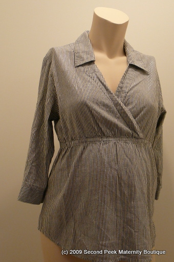 3/4 Sleeve Maternity Top by Announcements (Size: M)